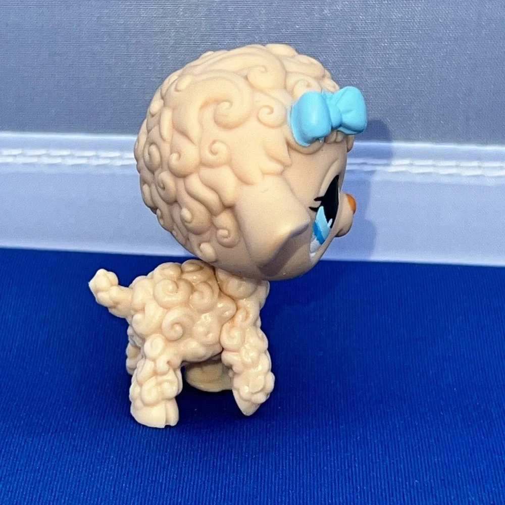 LPS LITTLEST PET SHOP #447 PEACH LAMB BLUE EYES BLUE BOW 2